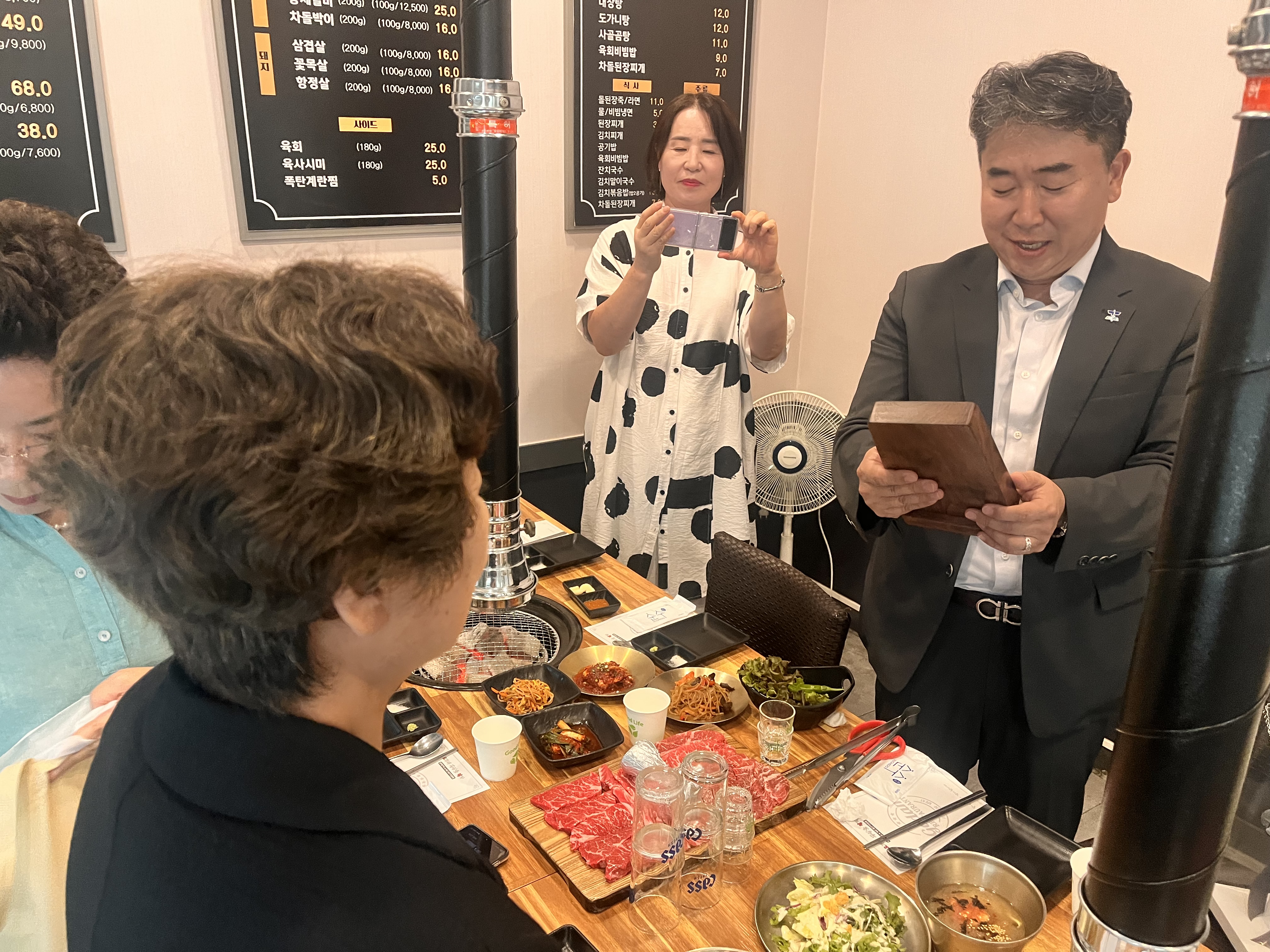 25학년도 정년퇴임교수님 송별회 (9).jpg